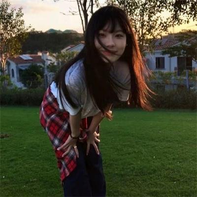 舞社里的酷女孩海报